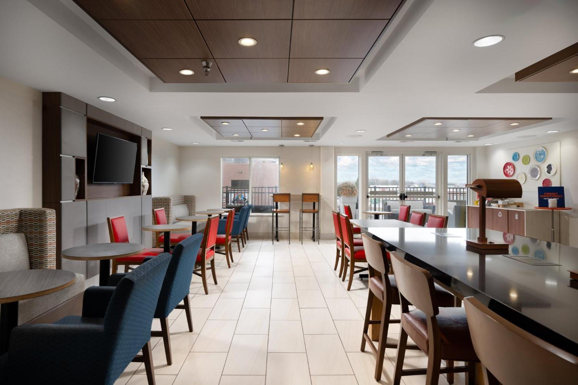 Holiday Inn Express & Suites Chattanooga-Hixson By Ihg Exterior foto