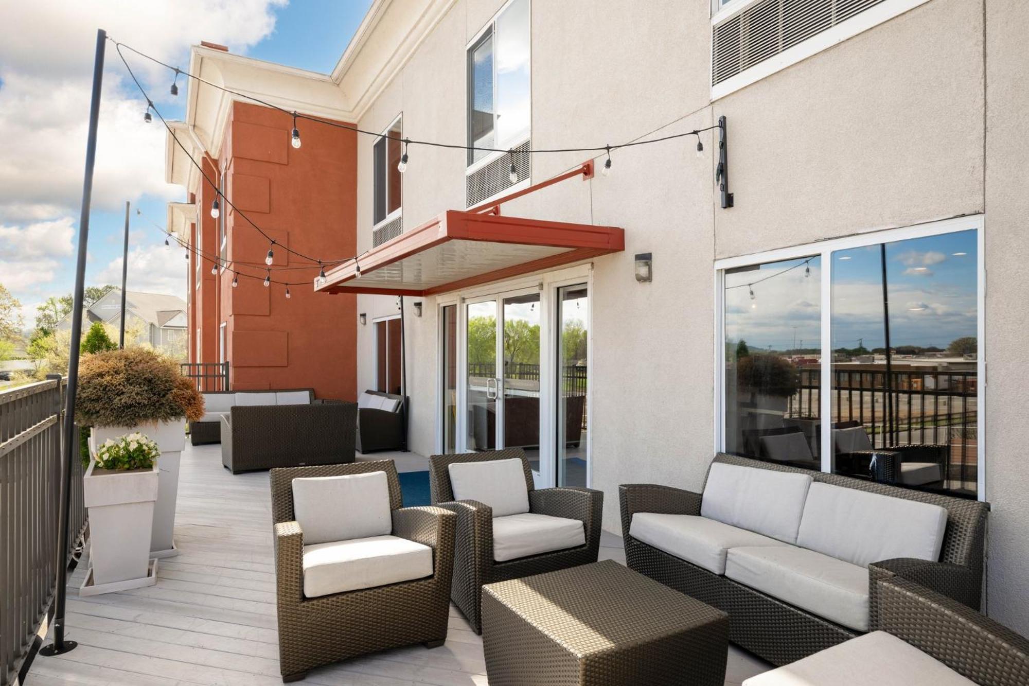 Holiday Inn Express & Suites Chattanooga-Hixson By Ihg Exterior foto